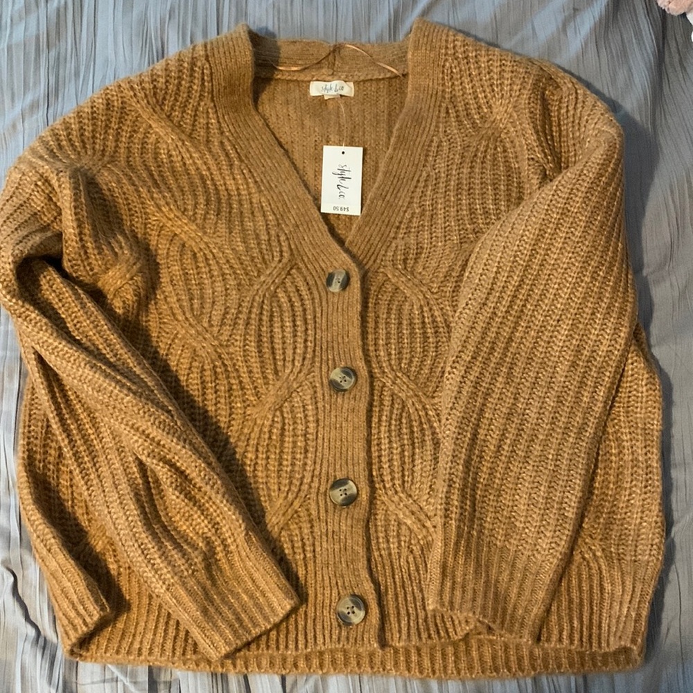 Women’s sweater size M